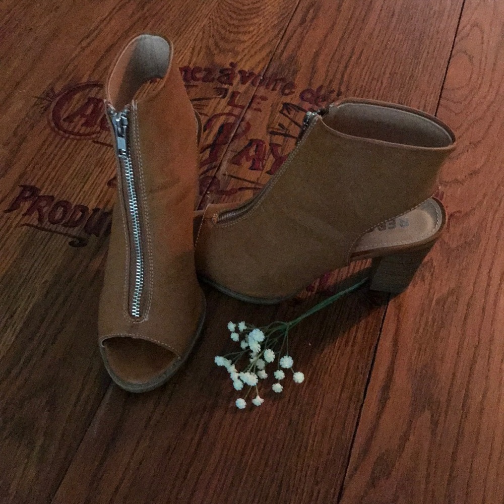 Report zip up chunky heel